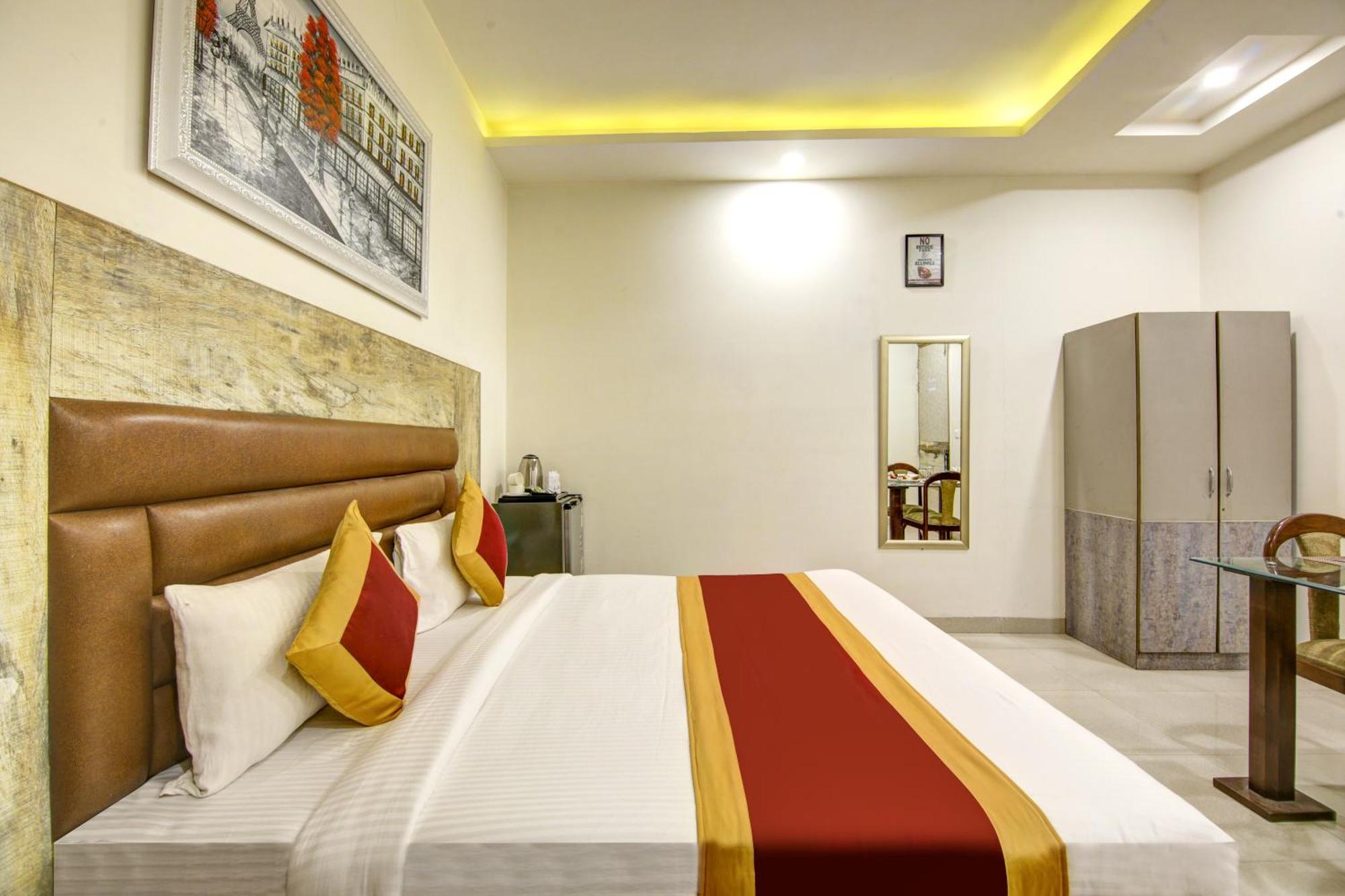 Gracious By Vishesh Hotels & Home Stay Нью-Дели Экстерьер фото