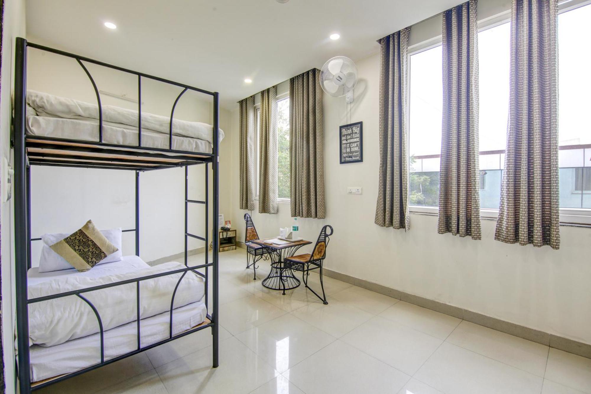 Gracious By Vishesh Hotels & Home Stay Нью-Дели Экстерьер фото