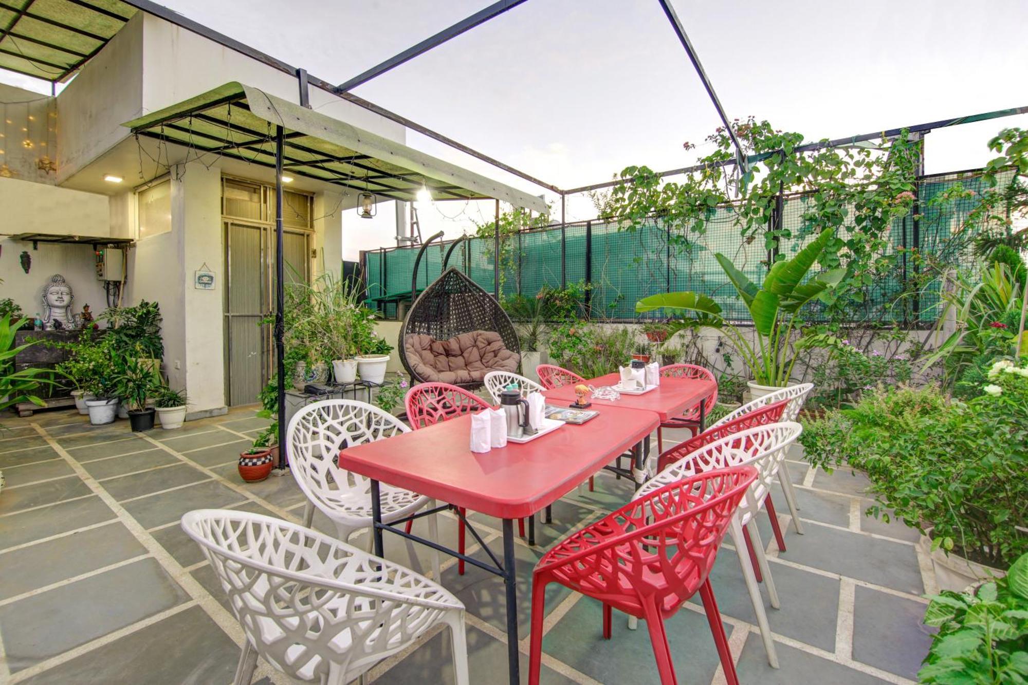 Gracious By Vishesh Hotels & Home Stay Нью-Дели Экстерьер фото
