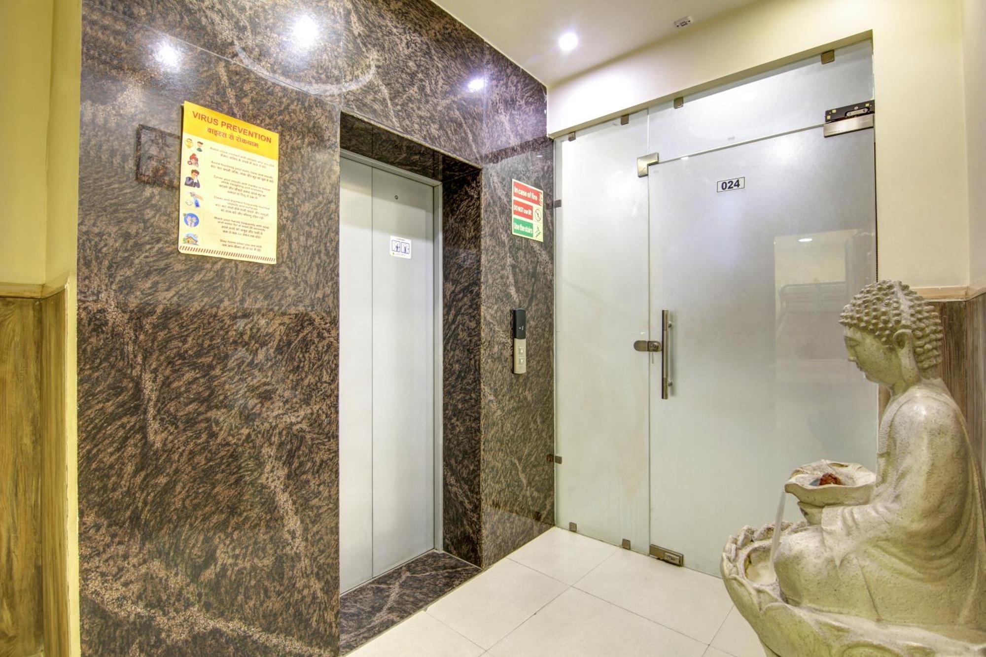 Gracious By Vishesh Hotels & Home Stay Нью-Дели Экстерьер фото