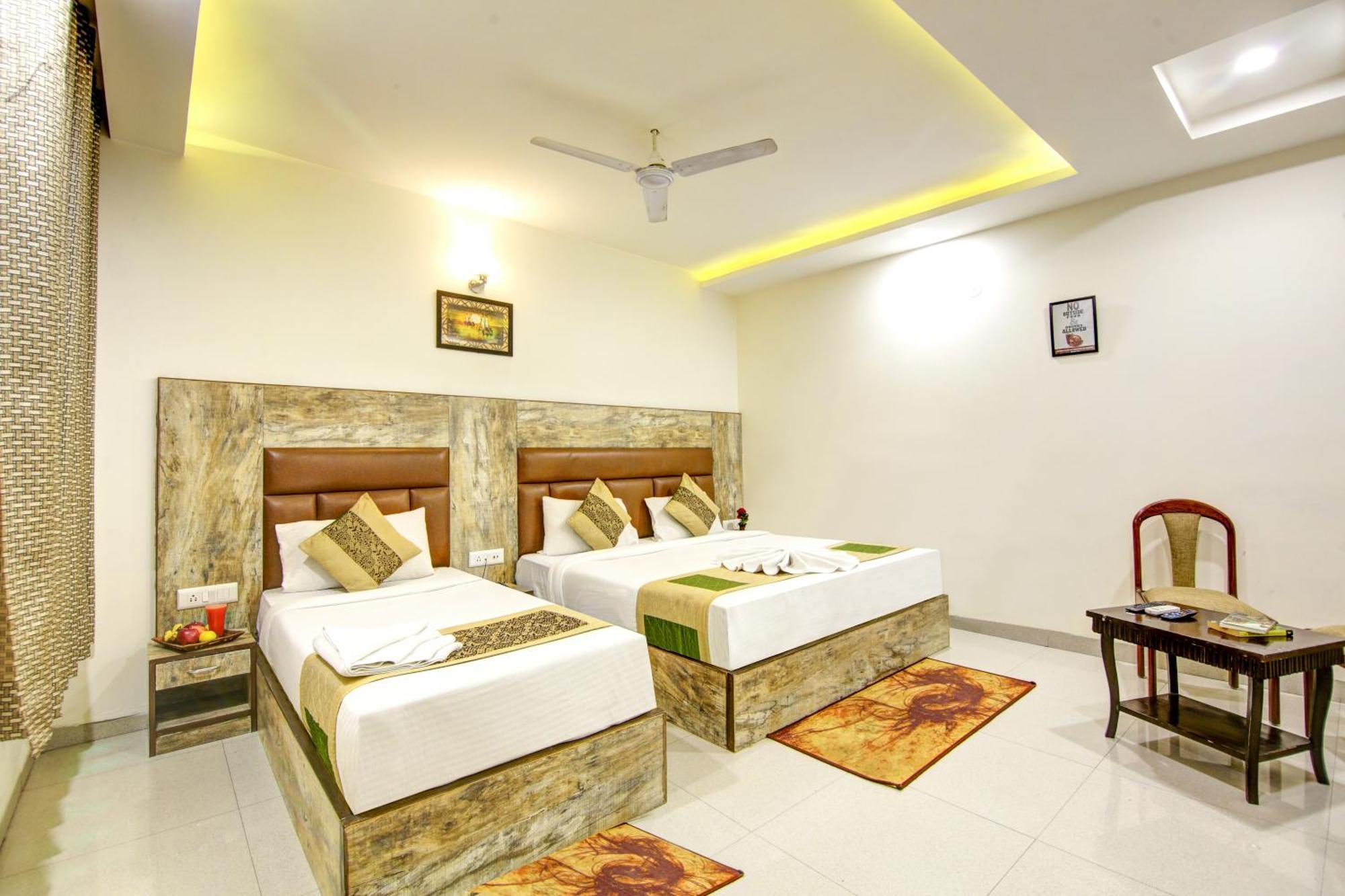 Gracious By Vishesh Hotels & Home Stay Нью-Дели Экстерьер фото