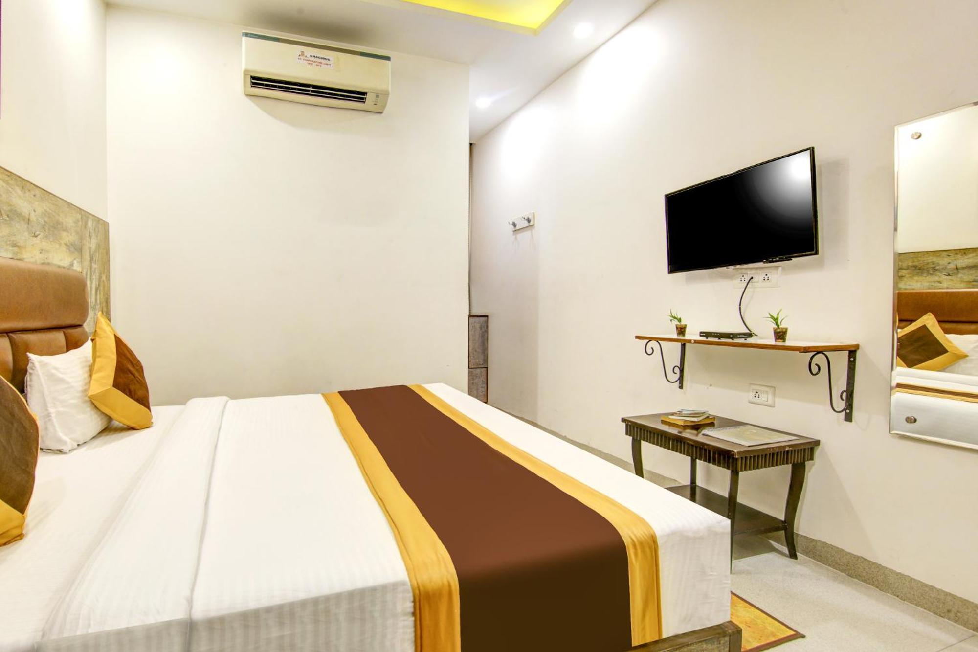 Gracious By Vishesh Hotels & Home Stay Нью-Дели Экстерьер фото