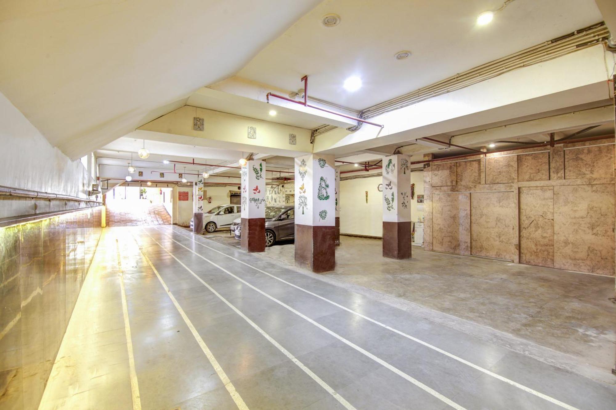 Gracious By Vishesh Hotels & Home Stay Нью-Дели Экстерьер фото
