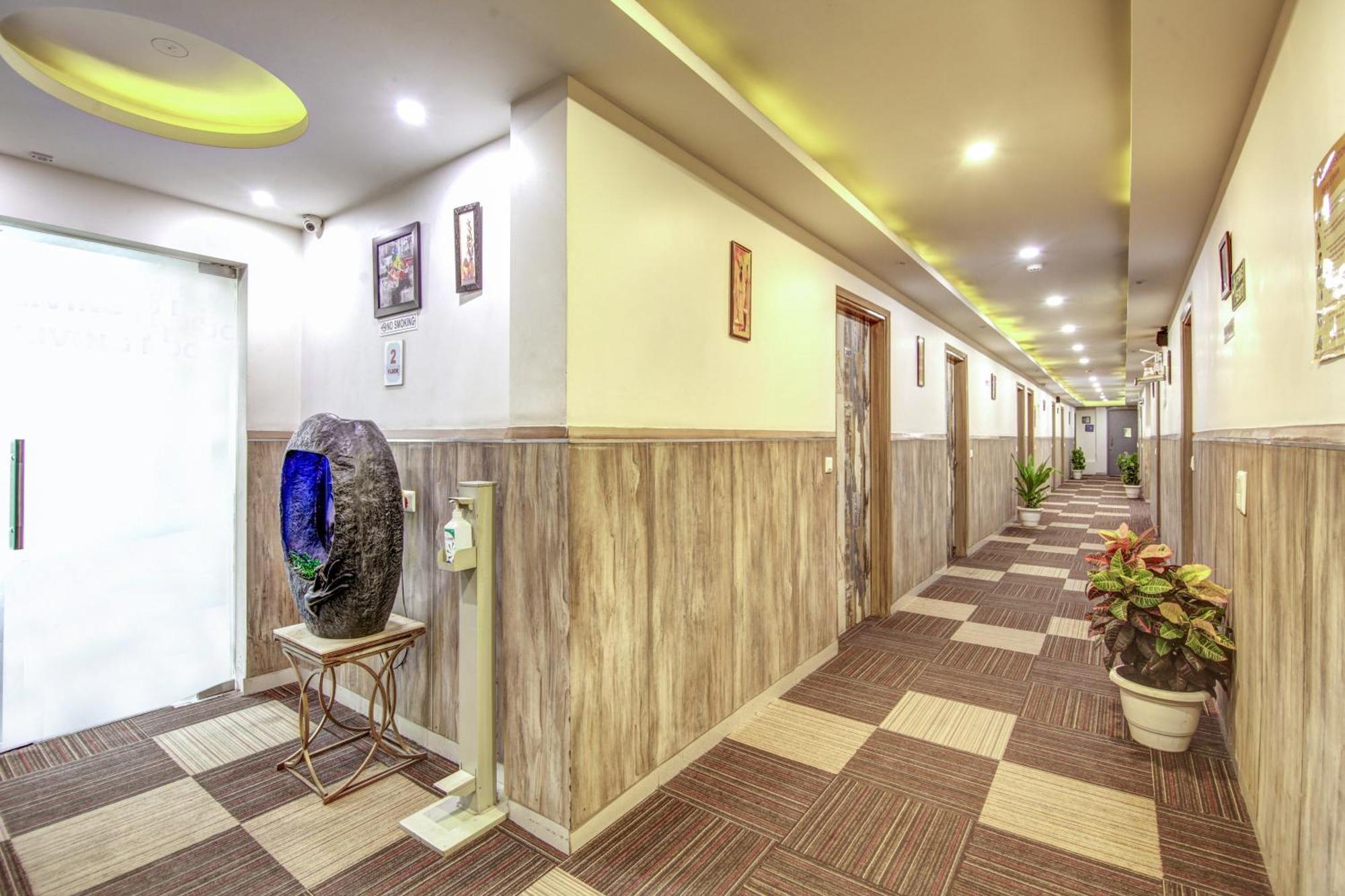 Gracious By Vishesh Hotels & Home Stay Нью-Дели Экстерьер фото